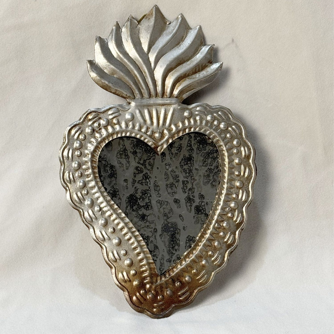 "FLAME" MILAGRO HEART DISTRESSED MIRROR (SILVER)