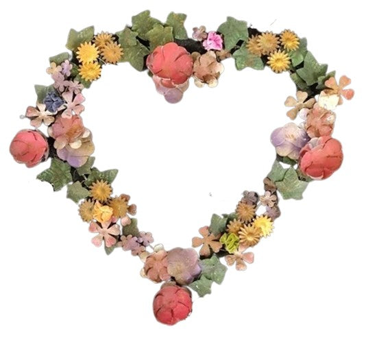 Heart Wall Wreath With Buds