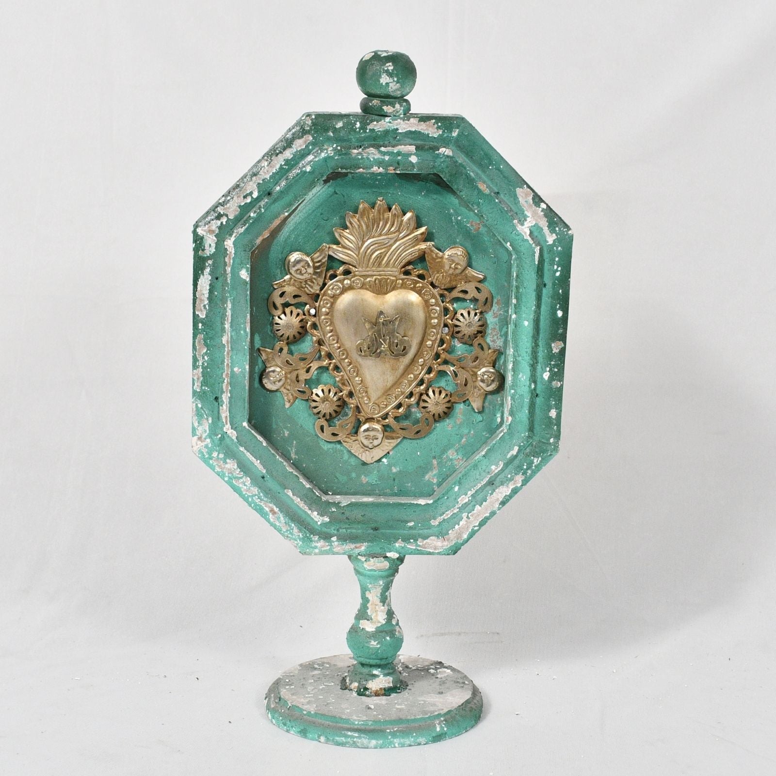 Milagro Decoration With Stand Distressed Green