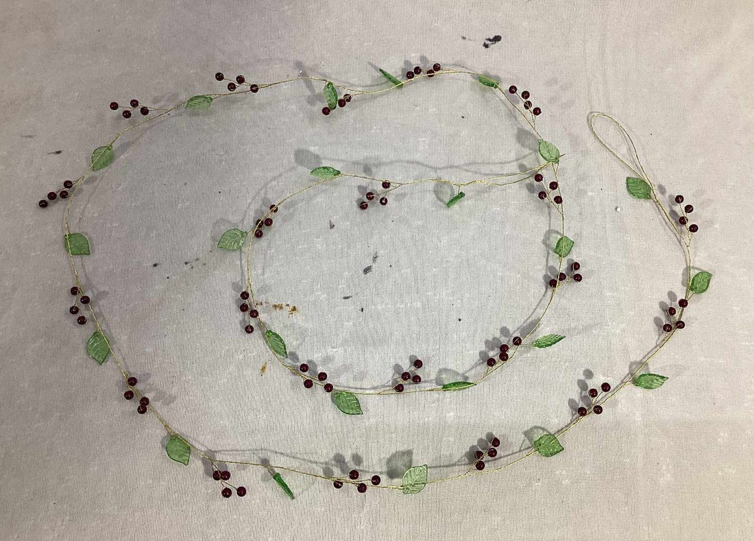 Green Leaves & Red Berries Garland