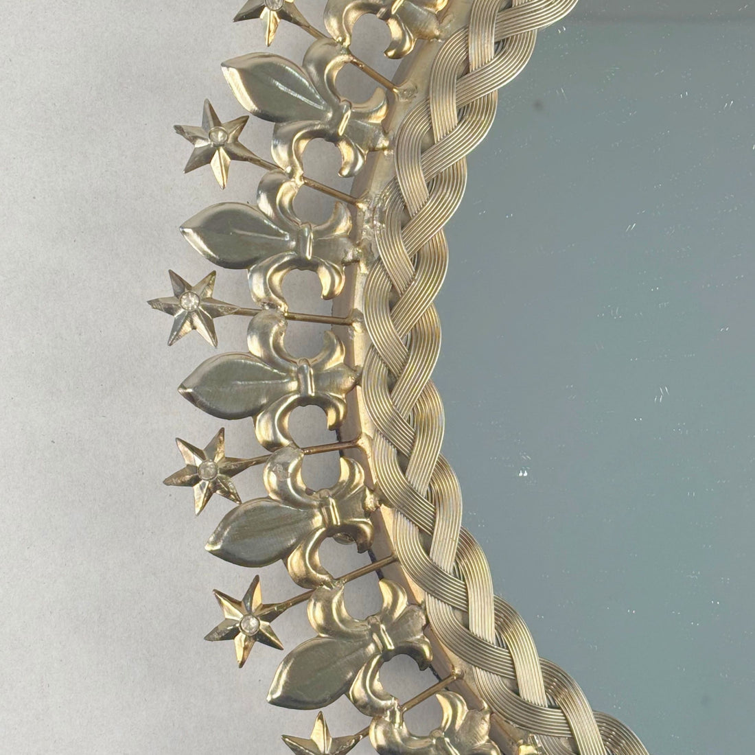 Round Shaped Jewelled Mirror With Braid