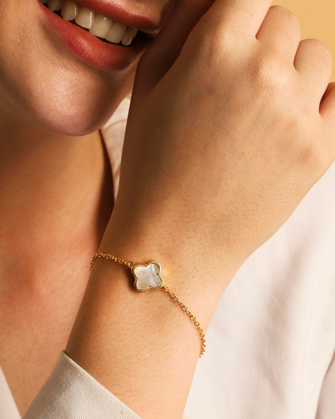 Clover Bracelet Mother of Pearl - Lila Rasa