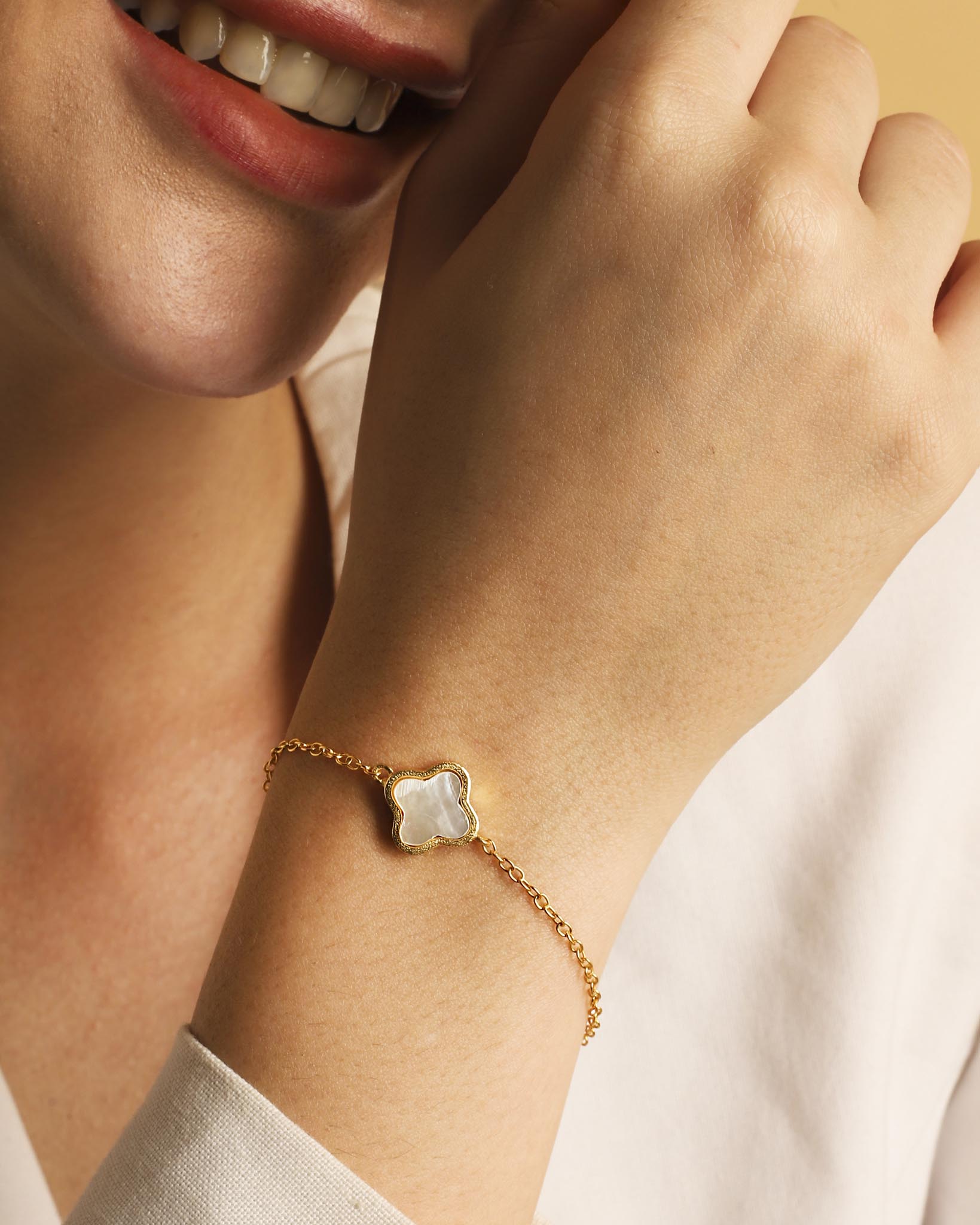 Clover Bracelet Mother of Pearl - Lila Rasa